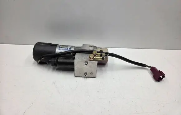 Mercedes-Benz E W211 Tailgate hydraulic pump motor A2118000048 2118000048