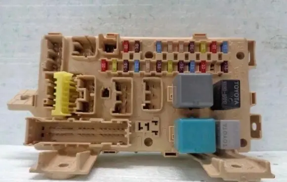 Toyota Avensis T250 Fuse box set