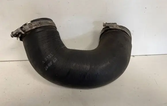 Audi Q7 4L Intercooler hose/pipe 4L0145972A