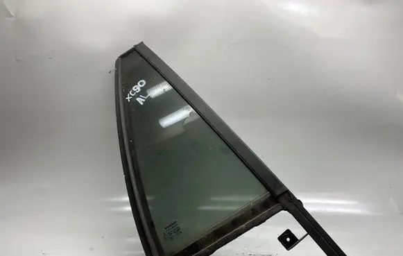 Volvo XC90 Rear vent window glass E000199