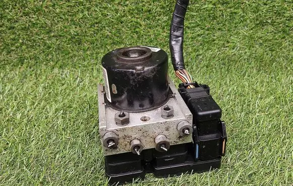 Ford Fusion ABS Pump 4S612M110CC D461437A0A 10020700514