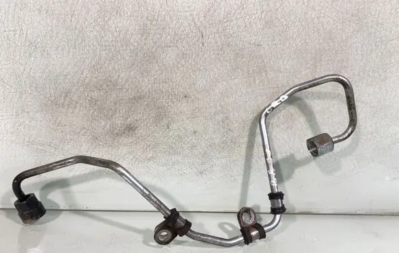 Fuel injector supply line/pipe