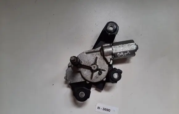 Nissan Qashqai Rear window wiper motor 0390201820