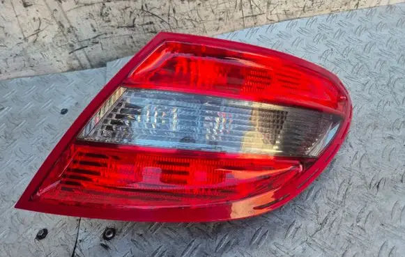Mercedes-Benz C W204 Rear/tail lights 2048203064