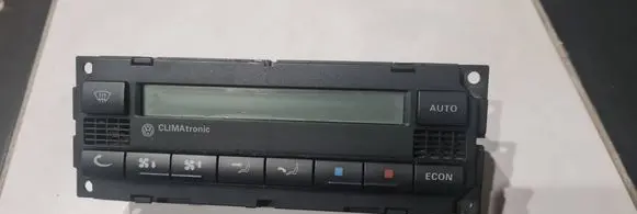 Volkswagen PASSAT B5.5 Climate control unit