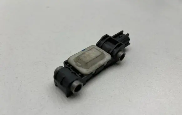 Audi A6 S6 C5 4B Airbag deployment crash/impact sensor 8E0959651