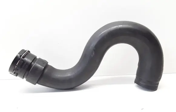 Volvo V70 Engine coolant pipe/hose