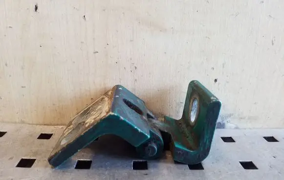 Volkswagen Transporter - Caravelle T4 Front door upper hinge
