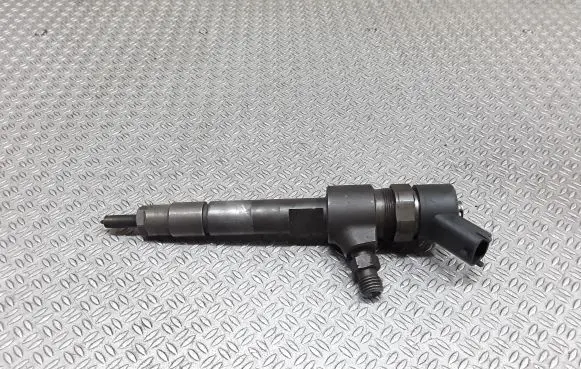 Opel Zafira B Fuel injector 0445110276