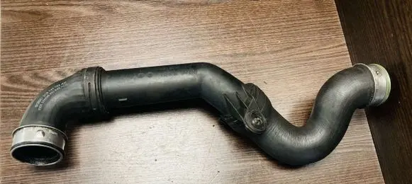 Intercooler hose/pipe