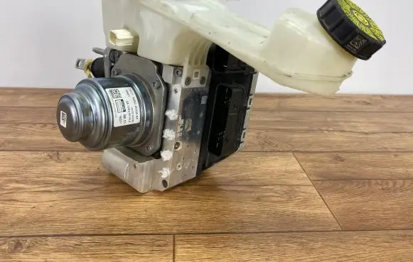 Ford Maverick ABS Pump NZ6C-2D335-AF