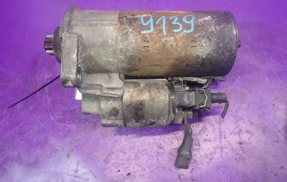 Volkswagen Golf IV Starter motor 020911023P