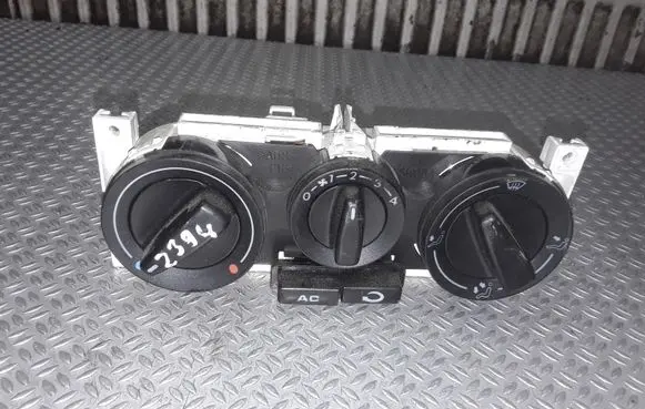 Skoda Octavia Mk1 (1U) Climate control unit 1J0820045B
