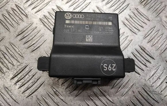Volkswagen Touran I Gateway control module 1K0907530E 1K0907951