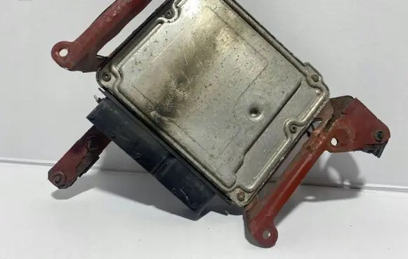 Iveco Daily 35.8 - 9 Engine control unit/module 504073032