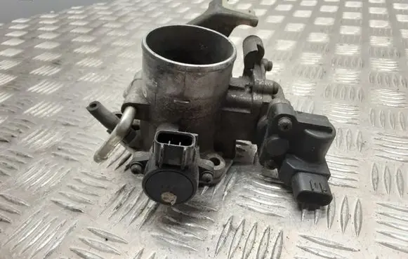 Toyota RAV 4 (XA20) Throttle valve 8945233030