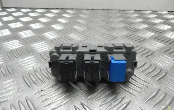 Honda CR-V Fuse box set V02T1G0031 G4472