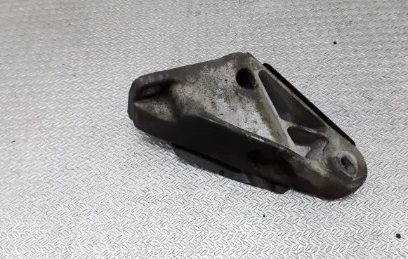 BMW X3 E83 Engine mounting bracket 13807410