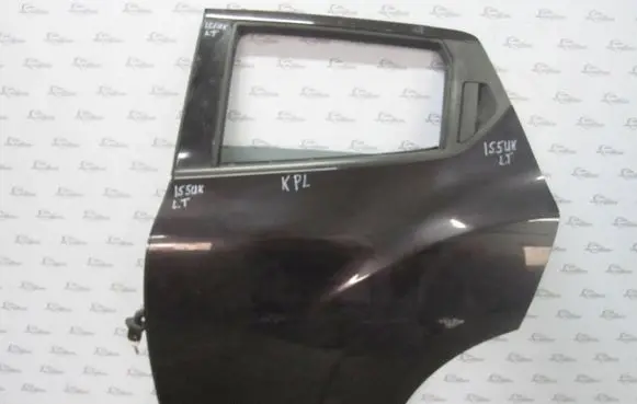 Nissan Juke I F15 Rear door 