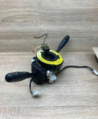 Mitsubishi Carisma Wiper turn signal indicator stalk/switch MR228461