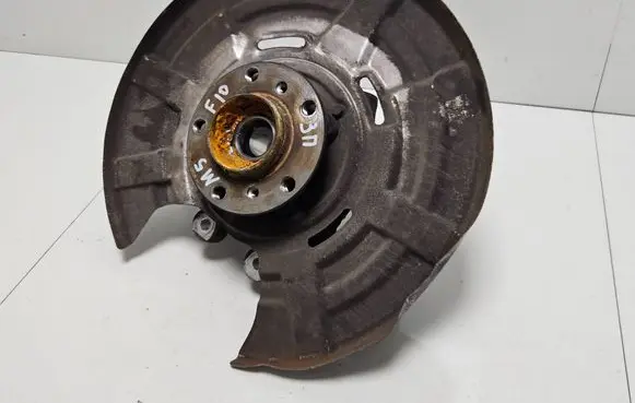 BMW M5 Rear wheel hub 2284142