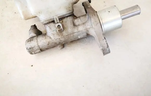 Skoda Octavia Mk2 (1Z) Master brake cylinder