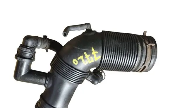 Skoda Fabia Mk2 (5J) Air intake hose/pipe 6R0129654C 6R0129654