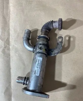 Ford Focus EGR valve cooler 875816W 9645689780