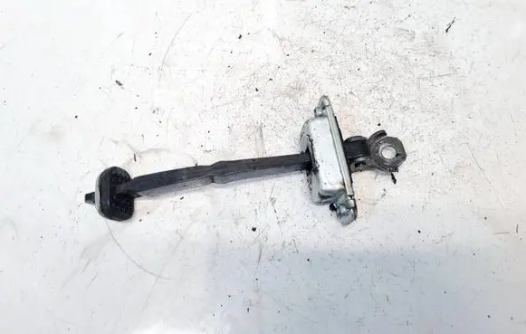 Chevrolet Captiva Rear door check strap stopper