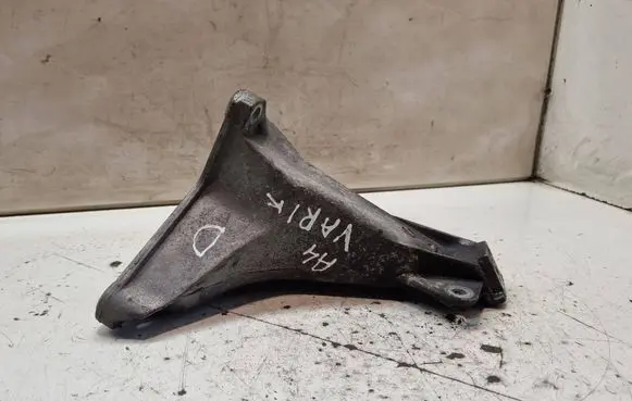 Audi A4 S4 B6 8E 8H Engine mounting bracket 8E0199308D