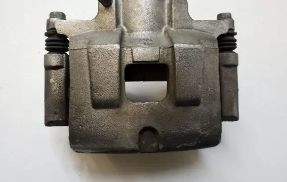 Jeep Cherokee Front brake caliper 3M19 6079