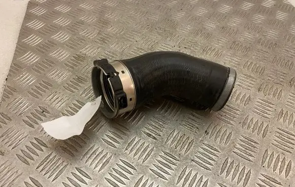 Volvo XC60 Intercooler hose/pipe 31686561