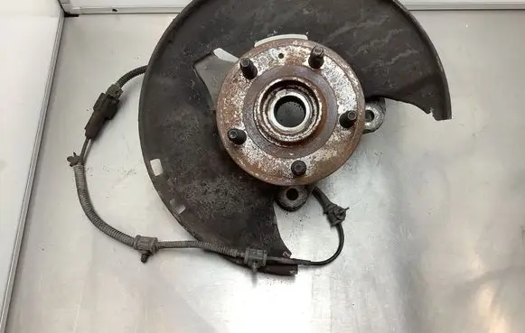 Opel Insignia A Front wheel hub 