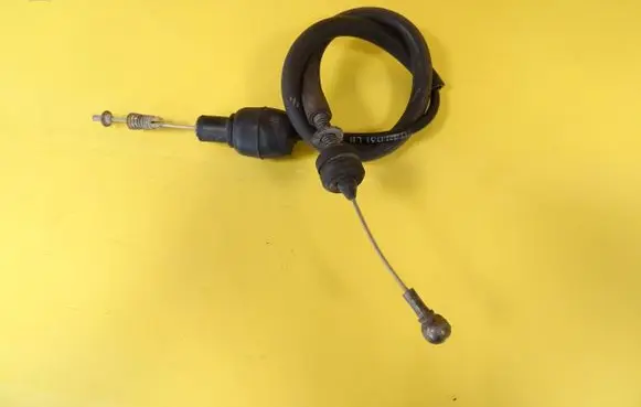 Opel Corsa B Throttle cable 90411031 90411031LB