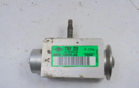 Ford Focus Air conditioning (A/C) expansion valve AV6N19849AB