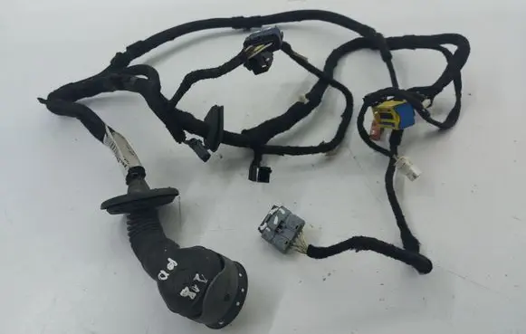 Citroen C5 Front door wiring loom BOF04