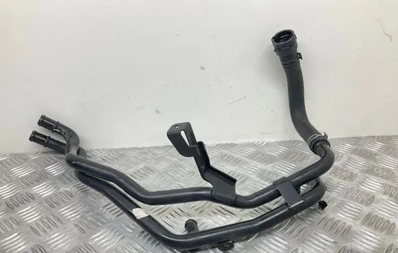 Volkswagen Touareg II Engine coolant pipe/hose 7P6121070AE 7L6122073H 3B0122291B