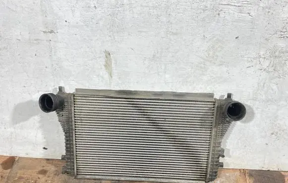 Skoda Octavia Mk2 (1Z) Intercooler radiator 1k0145803e