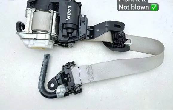 Mercedes-Benz EQE v295 Front seatbelt A2958609100