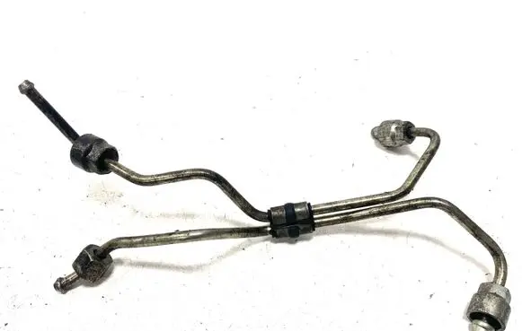 Volvo XC60 Fuel injector supply line/pipe 