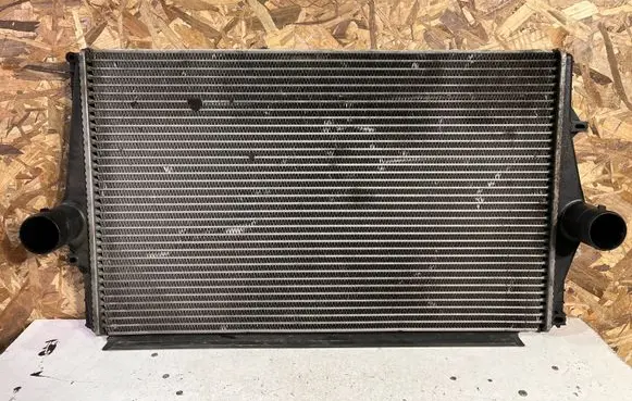 Volvo V70 Intercooler air channel guide 9161207A