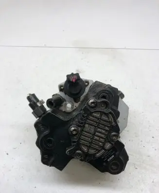 Volvo XC70 Fuel injection high pressure pump 8689590 0445010043 0928400548