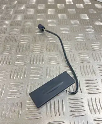 Hyundai Santa Fe Tailgate opening switch 81820S1000