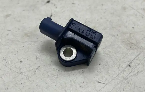 Mercedes-Benz E W212 Airbag deployment crash/impact sensor A2128204926