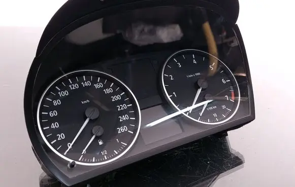 BMW 3 E90 E91 Speedometer (instrument cluster) 102533046 911019702