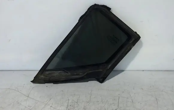 Toyota C-HR I Rear vent window glass 68189F4010