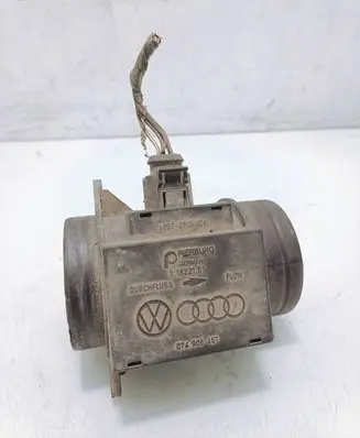 Volkswagen Golf III Mass air flow meter 71822101 074906461