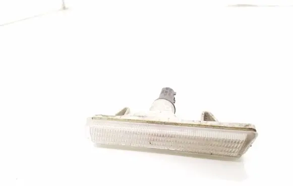 BMW 7 E38 Front fender indicator light 8360205