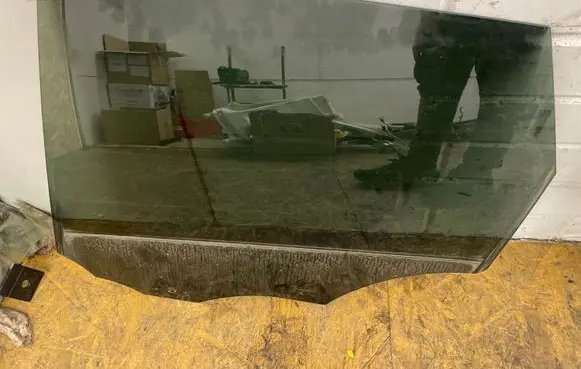Land Rover Range Rover Sport L494 Rear door window glass