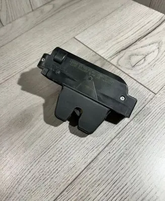 Citroen C4 I Loading door lock 96523001980